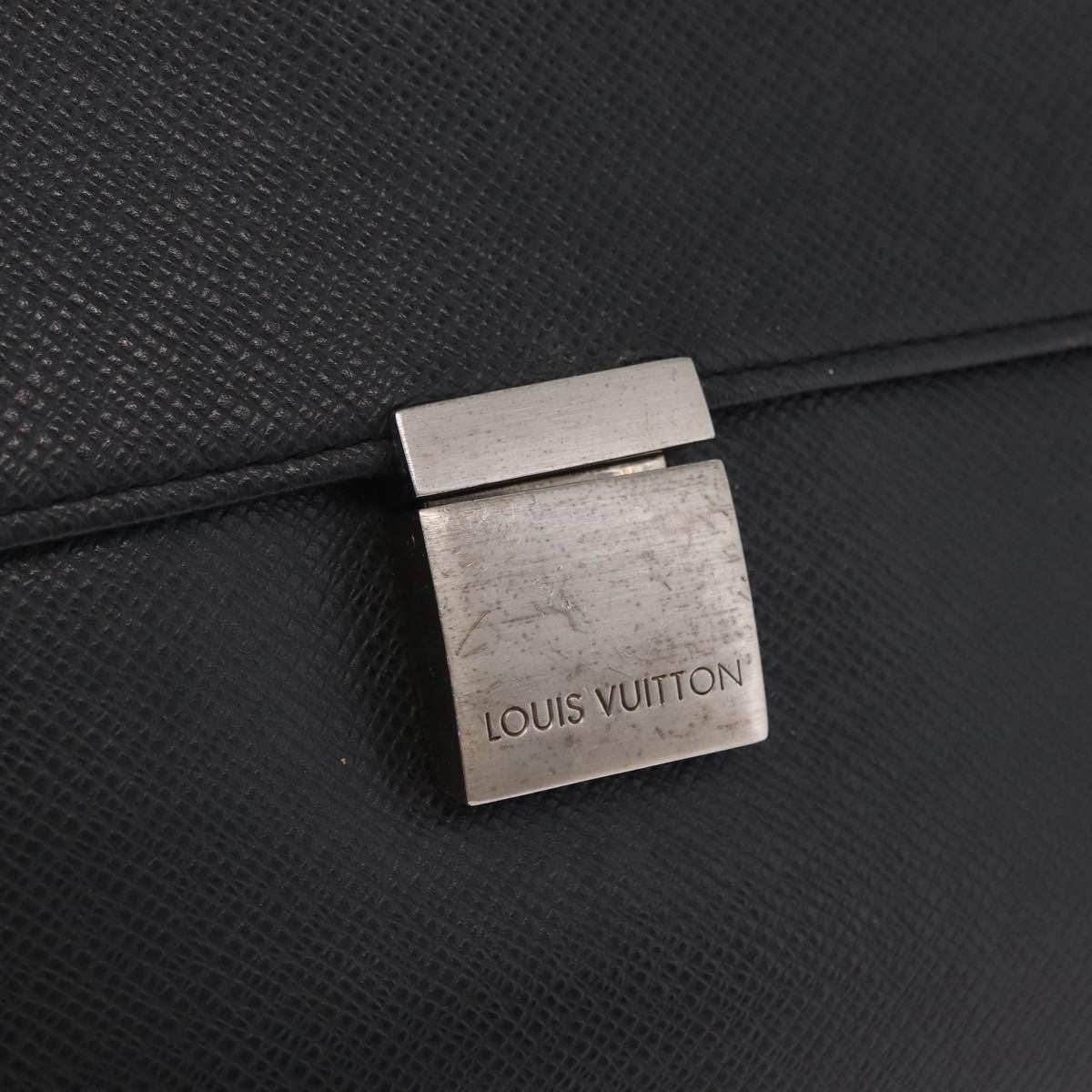 Louis Vuitton Selenga Pochette Taiga Leather Gray Leather Clutche & Pouche Bag (Pre-Owned)