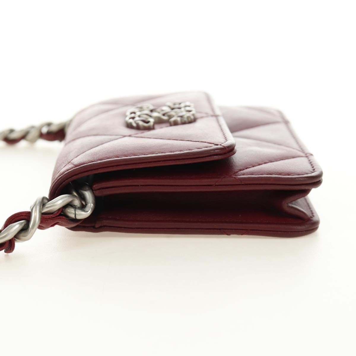 Chanel 19 Wallet On Chain Quilted Lambskin Burgundy Leather Shoulder Bag Bag (Pre-Owned)