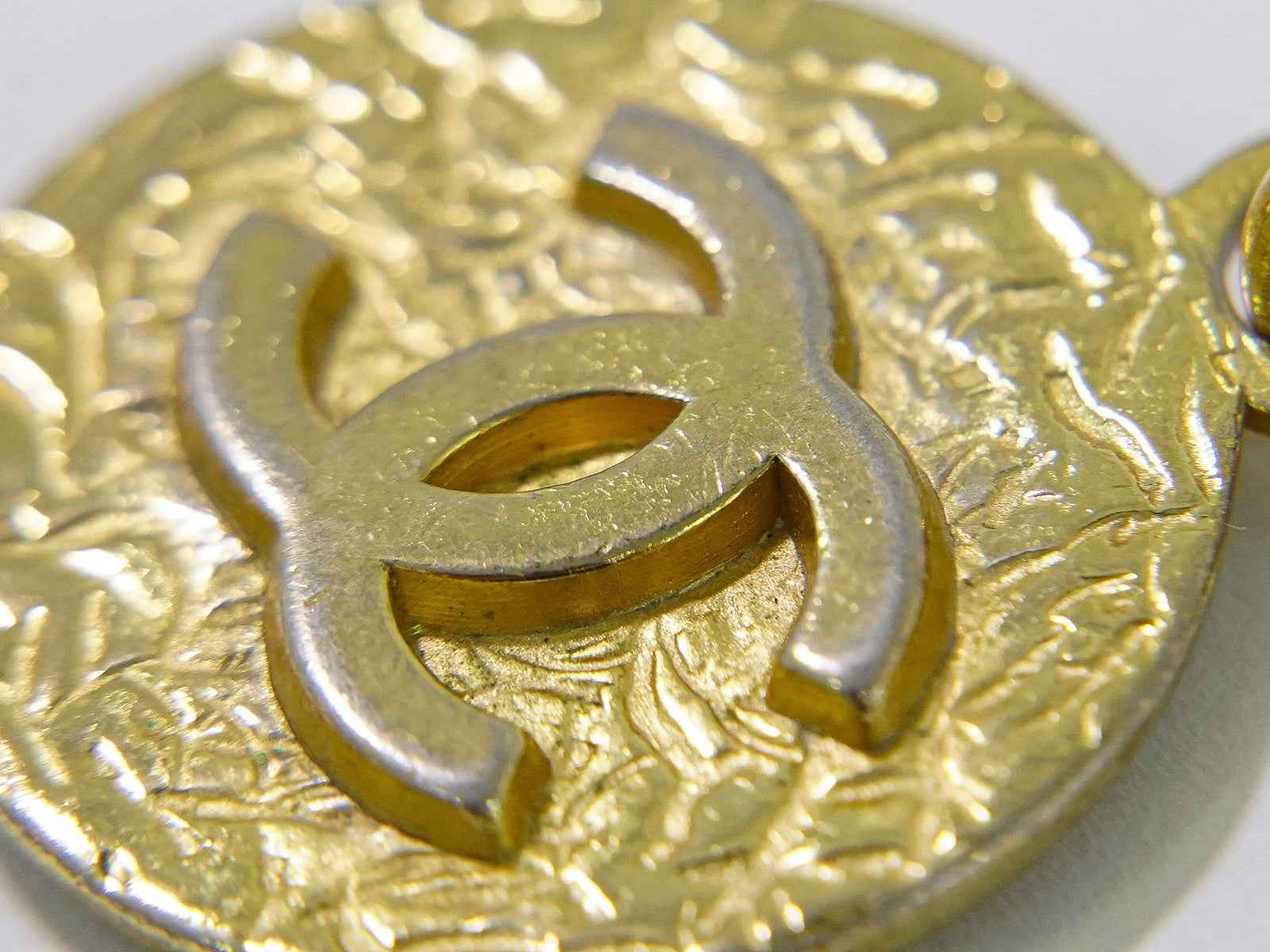 Chanel Vintage Logo Chain Belt Metal And Leather Gold Gold_Plated Belts Accessory (Pre-Owned)