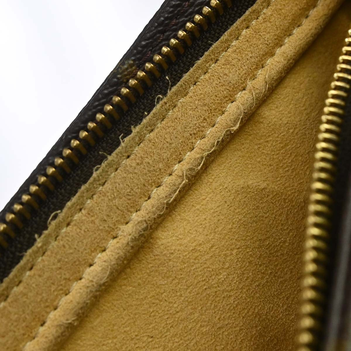 Louis Vuitton Monogram Looping Monogram Canvas Brown Canvas Shoulder Bag Bag (Pre-Owned)