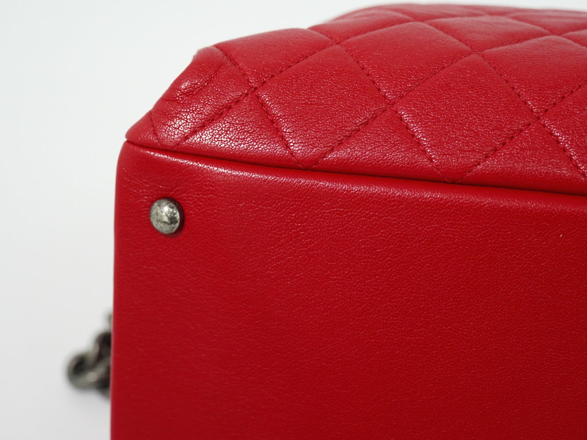 Chanel Boy Chained Quilted Calfskin Red Leather Tote Bag Bag (Pre-Owned)