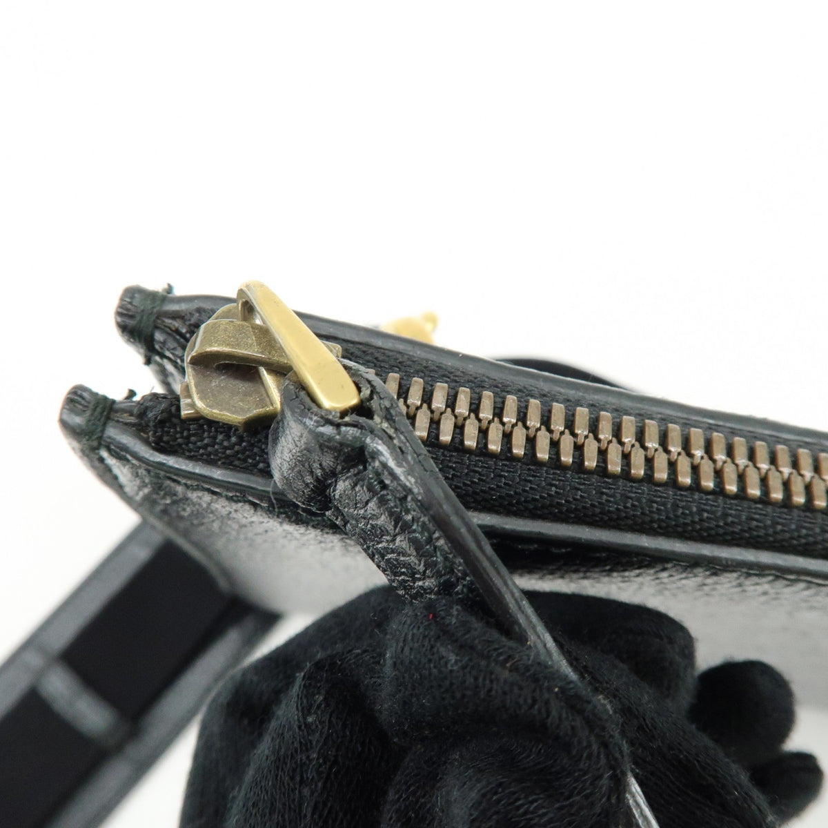 Gucci Web Strap Front Zip Messenger Leather Black Leather Handbag (Pre-Owned)