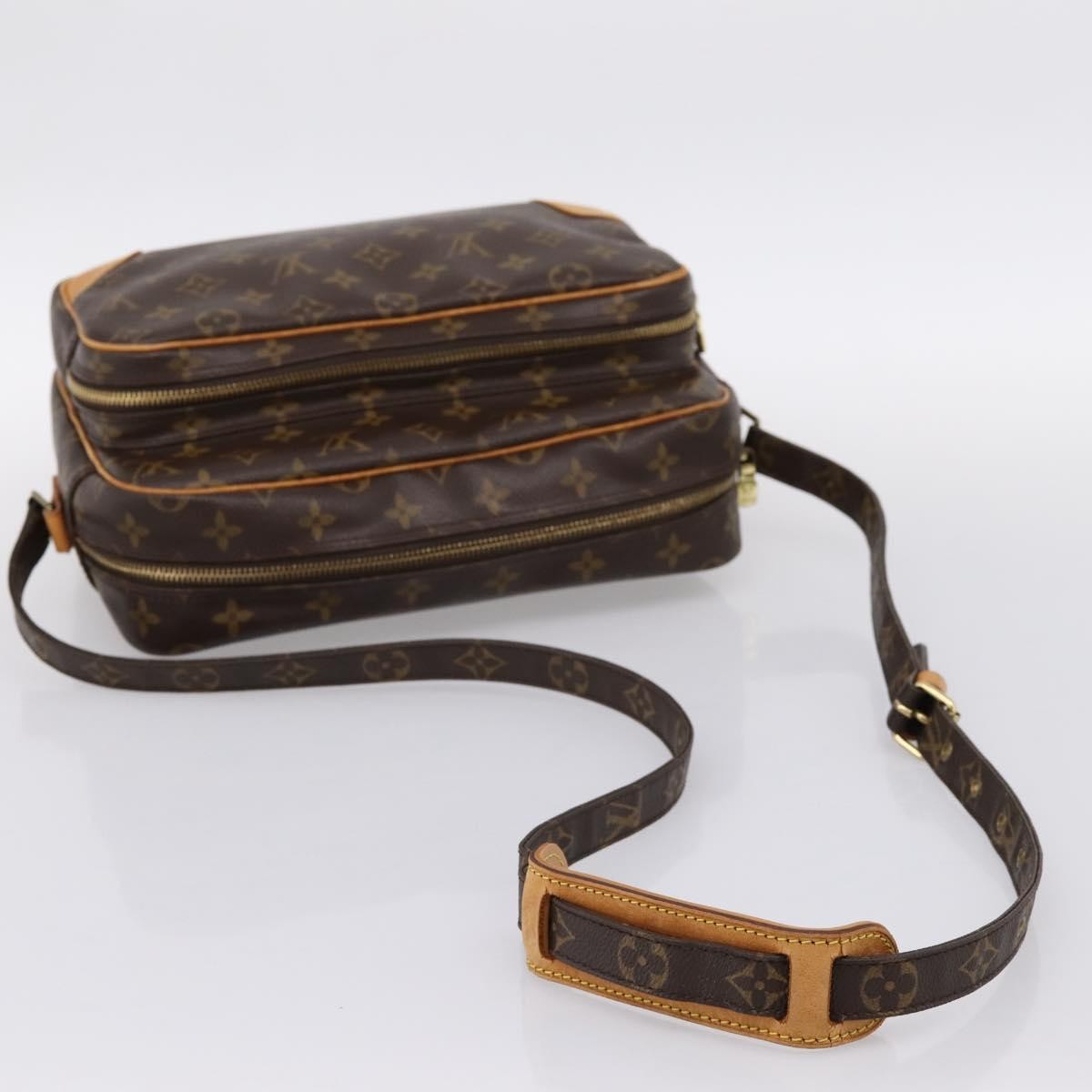 Louis Vuitton Nil Shoulder Bag Monogram Canvas Brown Canvas Shoulder Bag Bag (Pre-Owned)