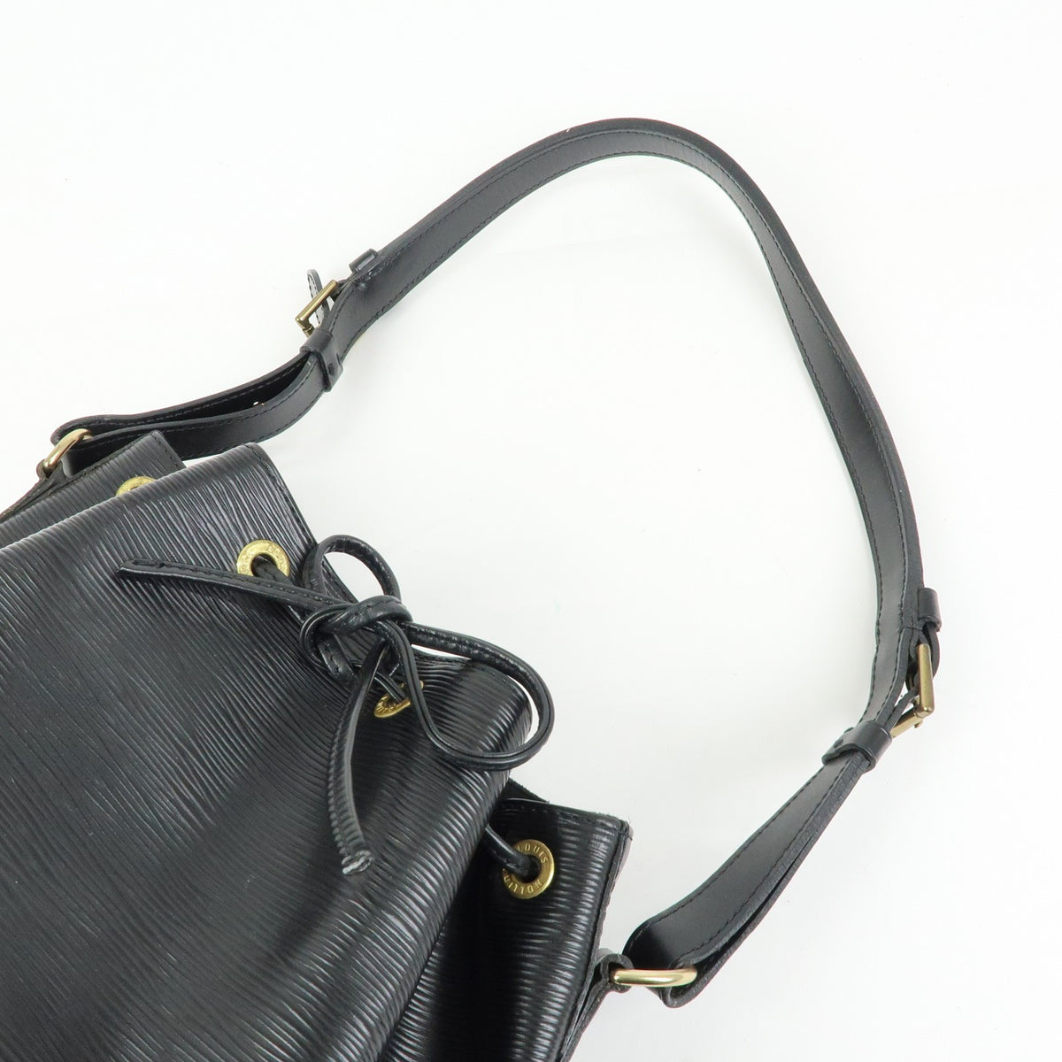 Louis Vuitton Petit Noe Epi Leather Black Leather Handbag (Pre-Owned)