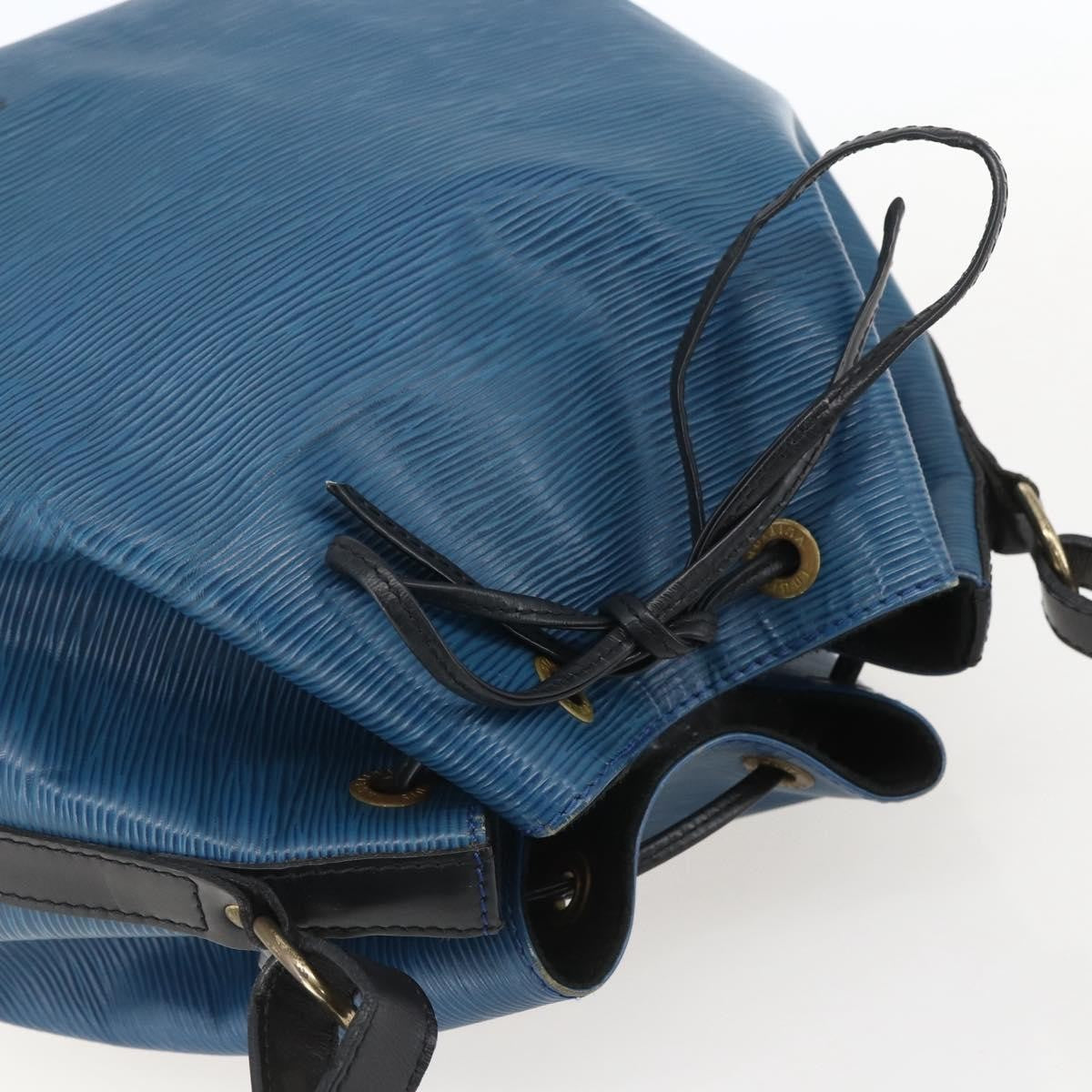 Louis Vuitton Bicolor Petit Noe Epi Leather Blue Leather Shoulder Bag Bag (Pre-Owned)