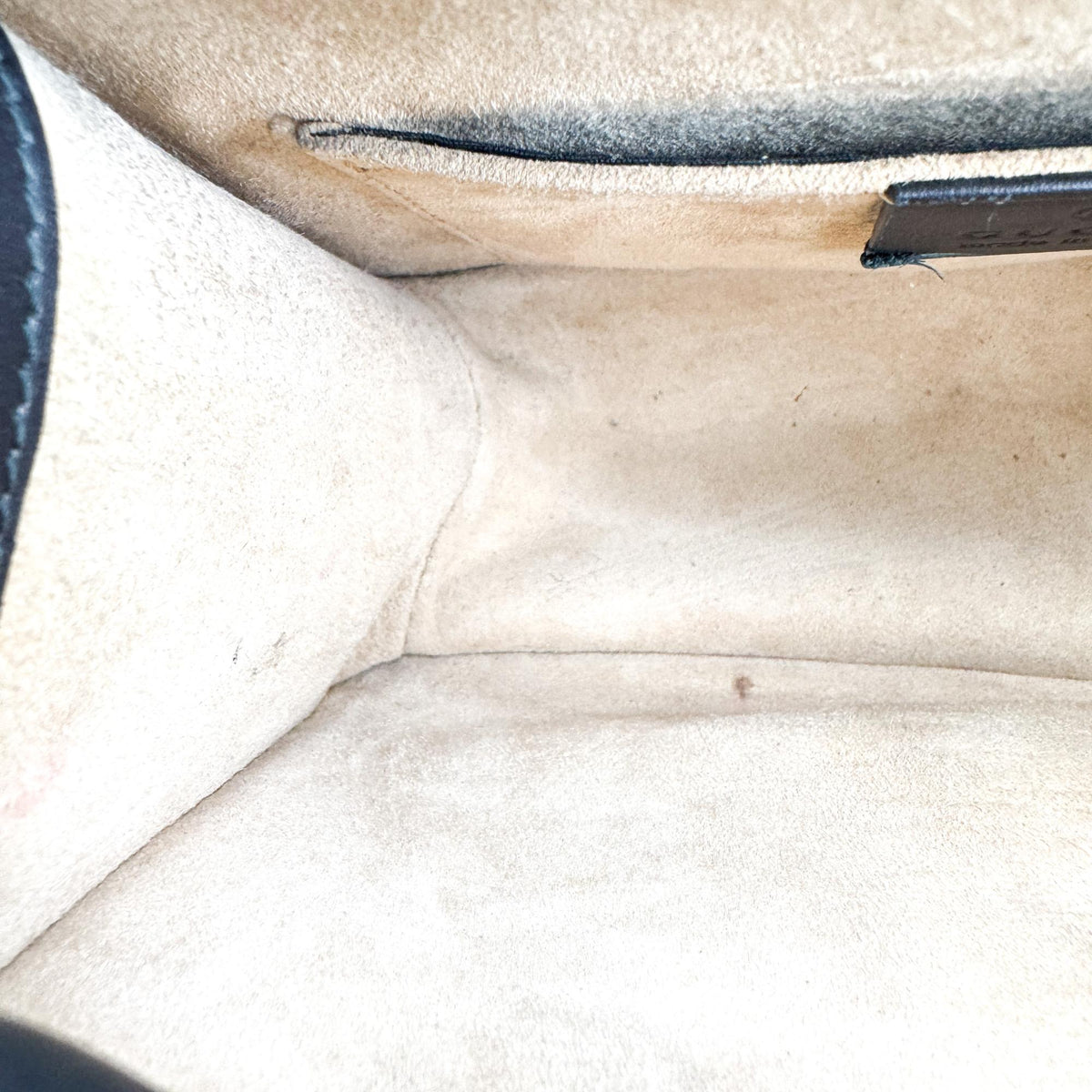 Gucci Sylvie Top Handle Leather Black Leather Handbag (Pre-Owned)