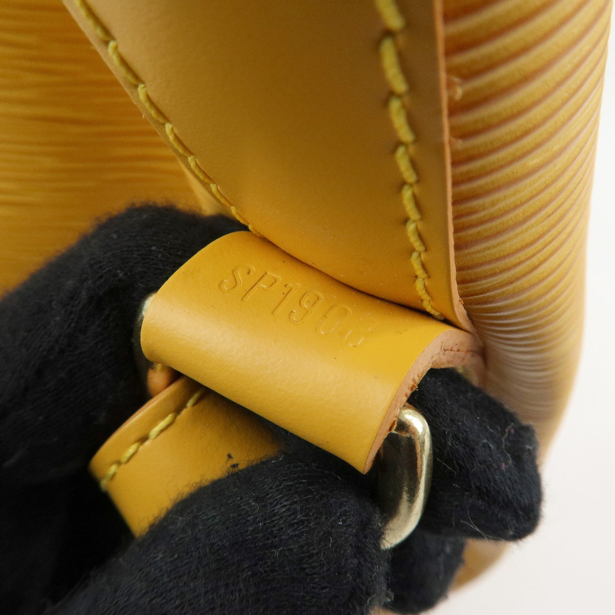 Louis Vuitton Noe Epi Leather Yellow Leather Shoulder Bag Bag (Pre-Owned)