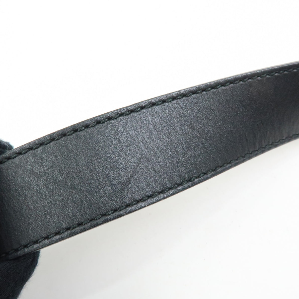 Gucci Sylvie Leather Black Leather Shoulder Bag Bag (Pre-Owned)