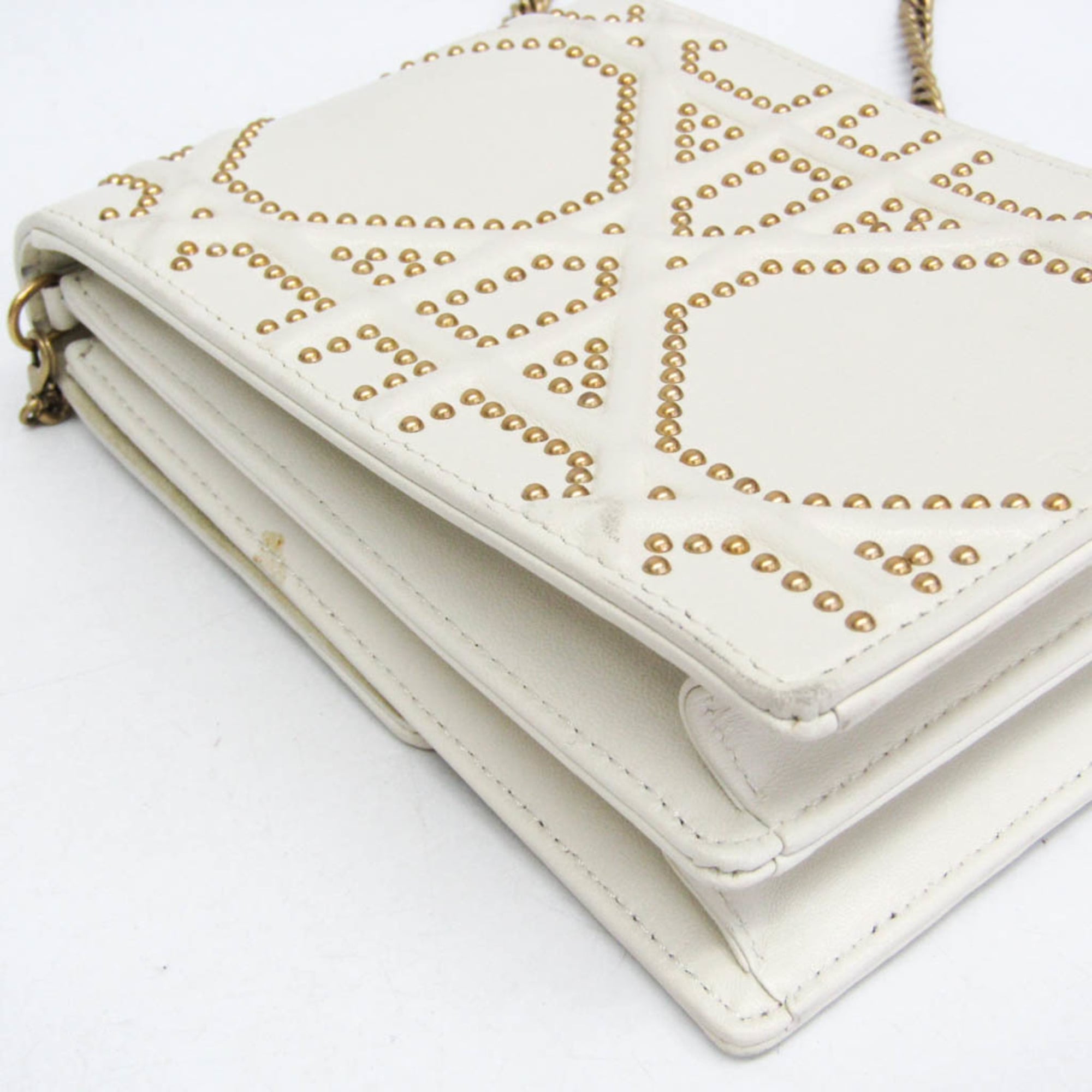 Christian Dior Diorama Vertical Clutch On Chain Studded Leather White Leather Clutche & Pouche Bag (Pre-Owned)