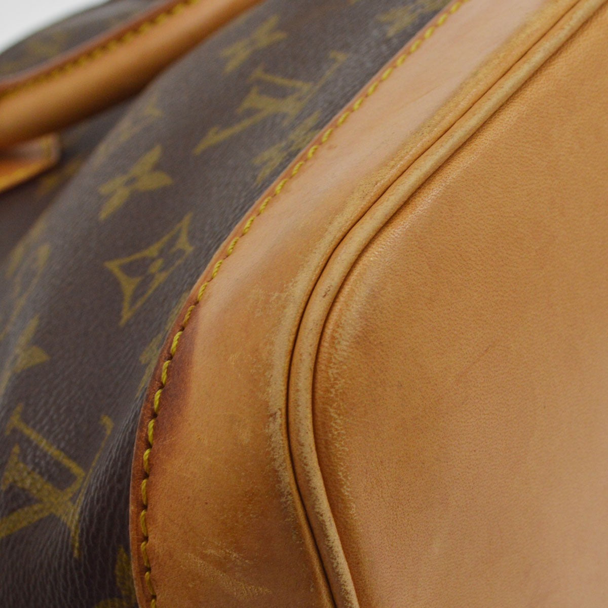 Louis Vuitton Alma Monogram Canvas Brown Canvas Handbag (Pre-Owned)