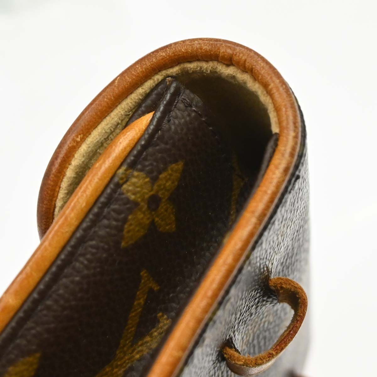 Louis Vuitton Florentine Waist Monogram Canvas Brown Canvas Clutche & Pouche Bag (Pre-Owned)