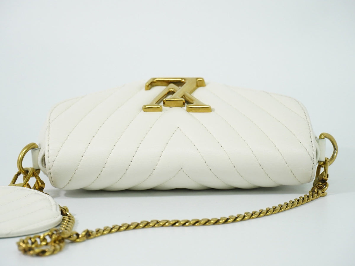 Louis Vuitton New Wave Multi Pochette Quilted Leather White Leather Shoulder Bag Bag (Pre-Owned)
