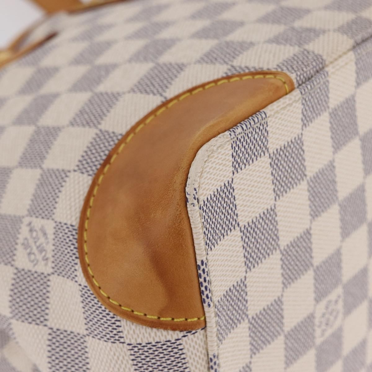 Louis Vuitton Hampstead Damier Beige Canvas Handbag (Pre-Owned)