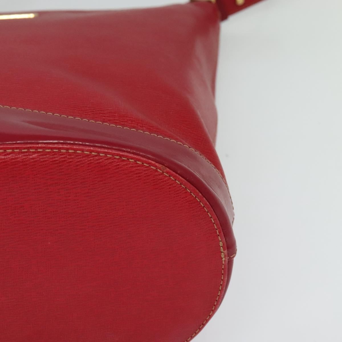 Burberry Vintage Leather Red Leather Shoulder Bag Bag (Pre-Owned)