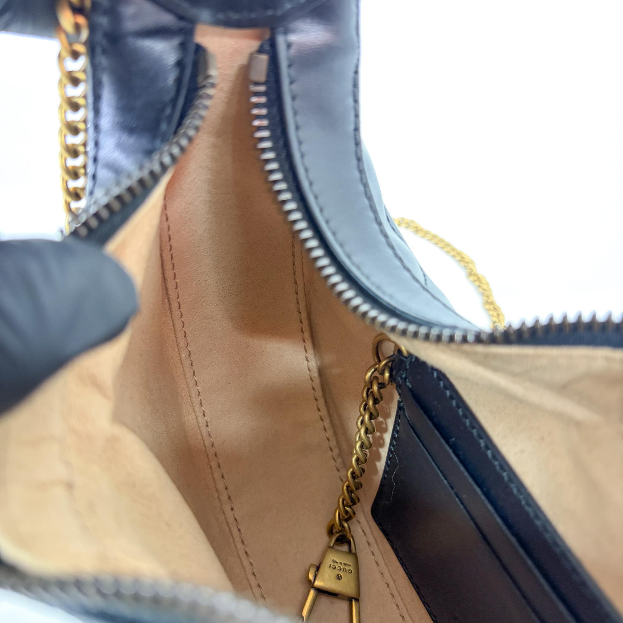 Gucci Gg Marmont Half Moon Hobo Matelasse Leather Black Leather Shoulder Bag Bag (Pre-Owned)