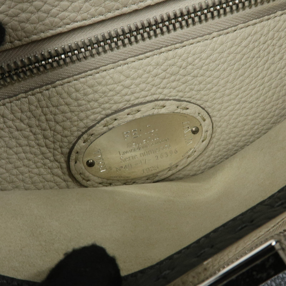 Fendi Selleria Peekaboo Leather Gray Leather Handbag (Pre-Owned)