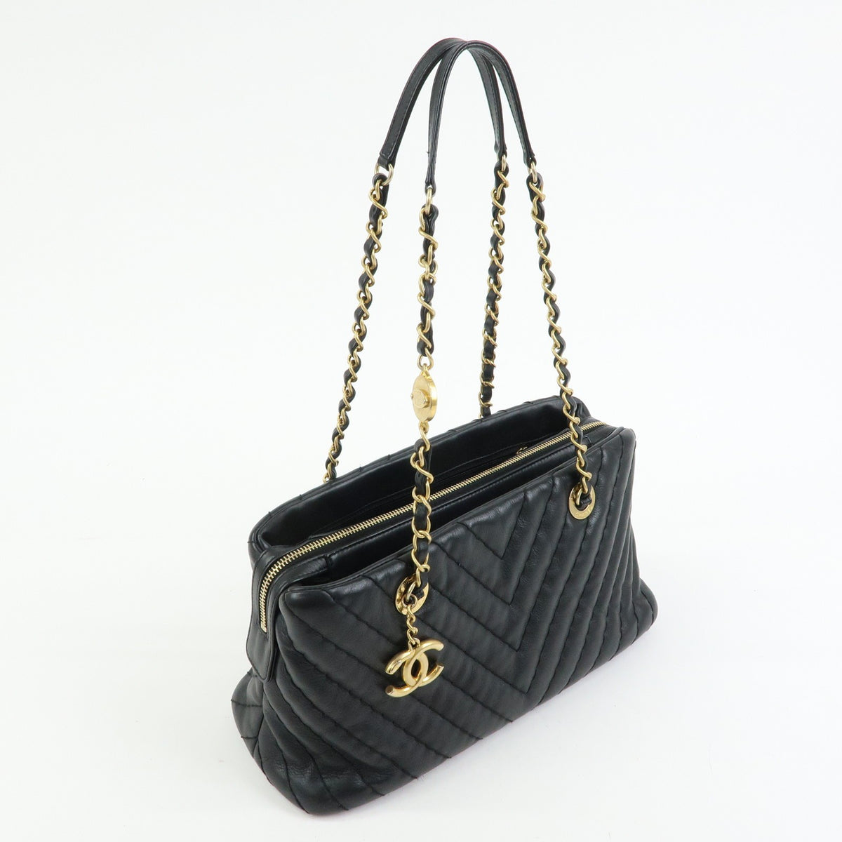Chanel V Stitch Leather Black Calfskin Handbag (Pre-Owned)