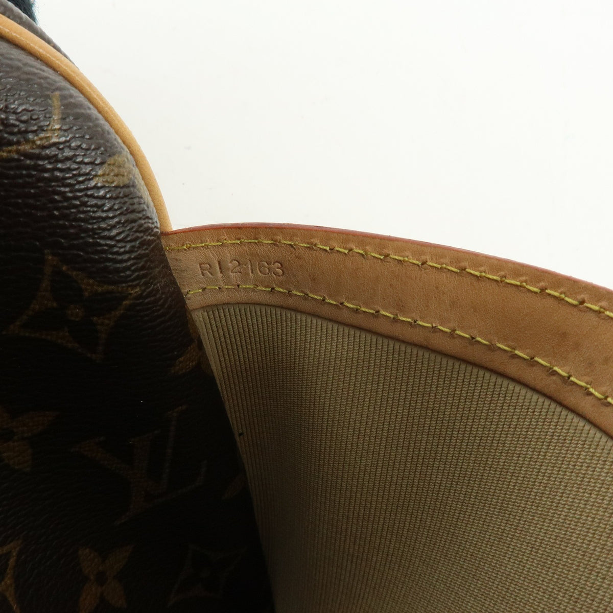 Louis Vuitton Reporter Monogram Canvas Brown Canvas Shoulder Bag Bag (Pre-Owned)