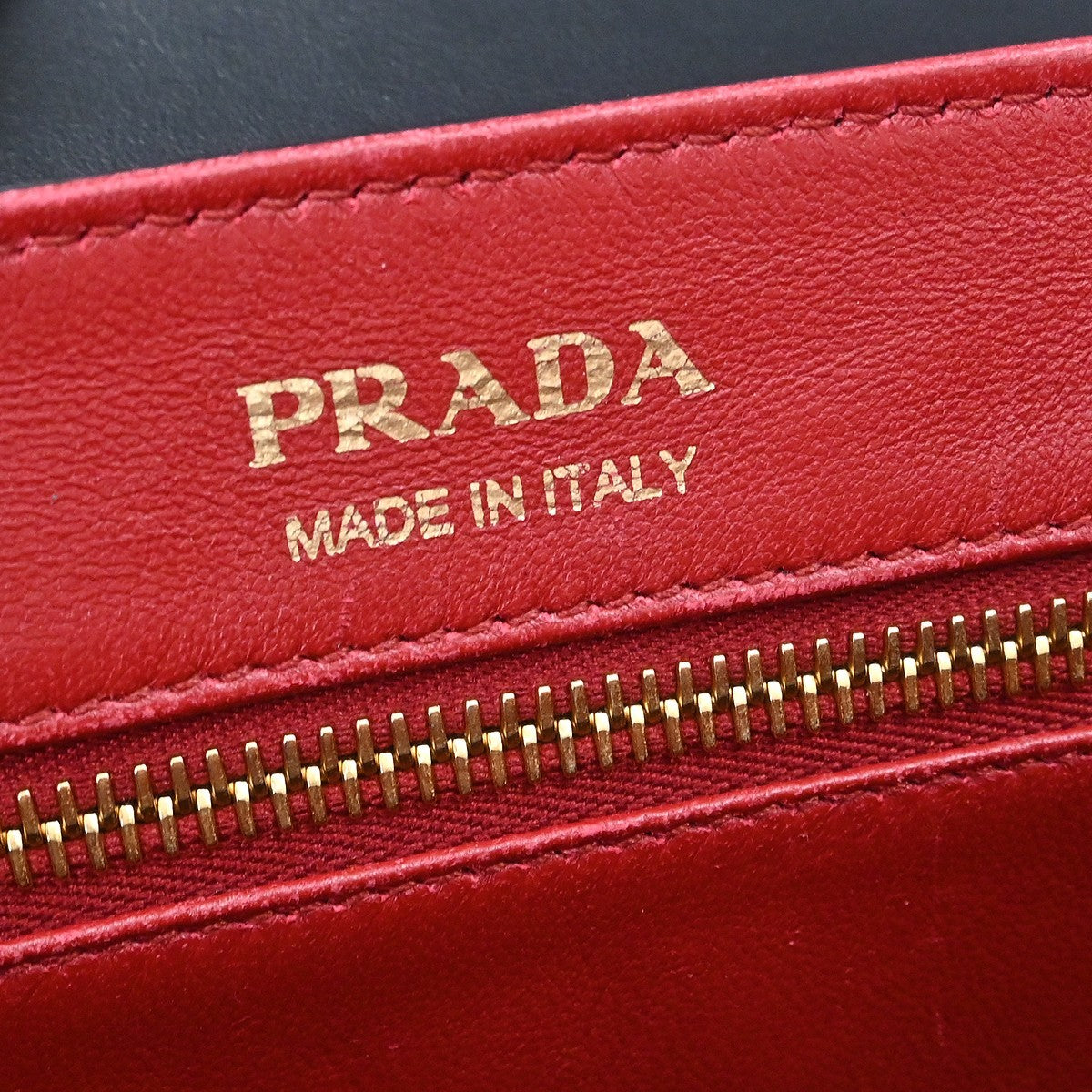 Prada Sidonie Saffiano Black Leather Handbag (Pre-Owned)