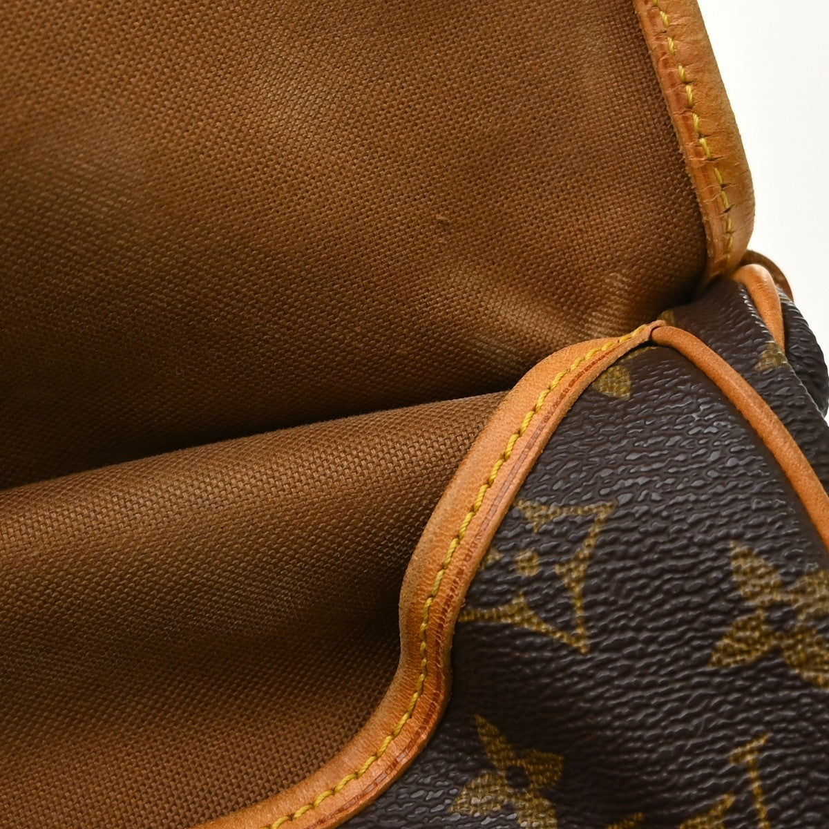 Louis Vuitton Saumur Monogram Brown Canvas Shoulder Bag Bag (Pre-Owned)