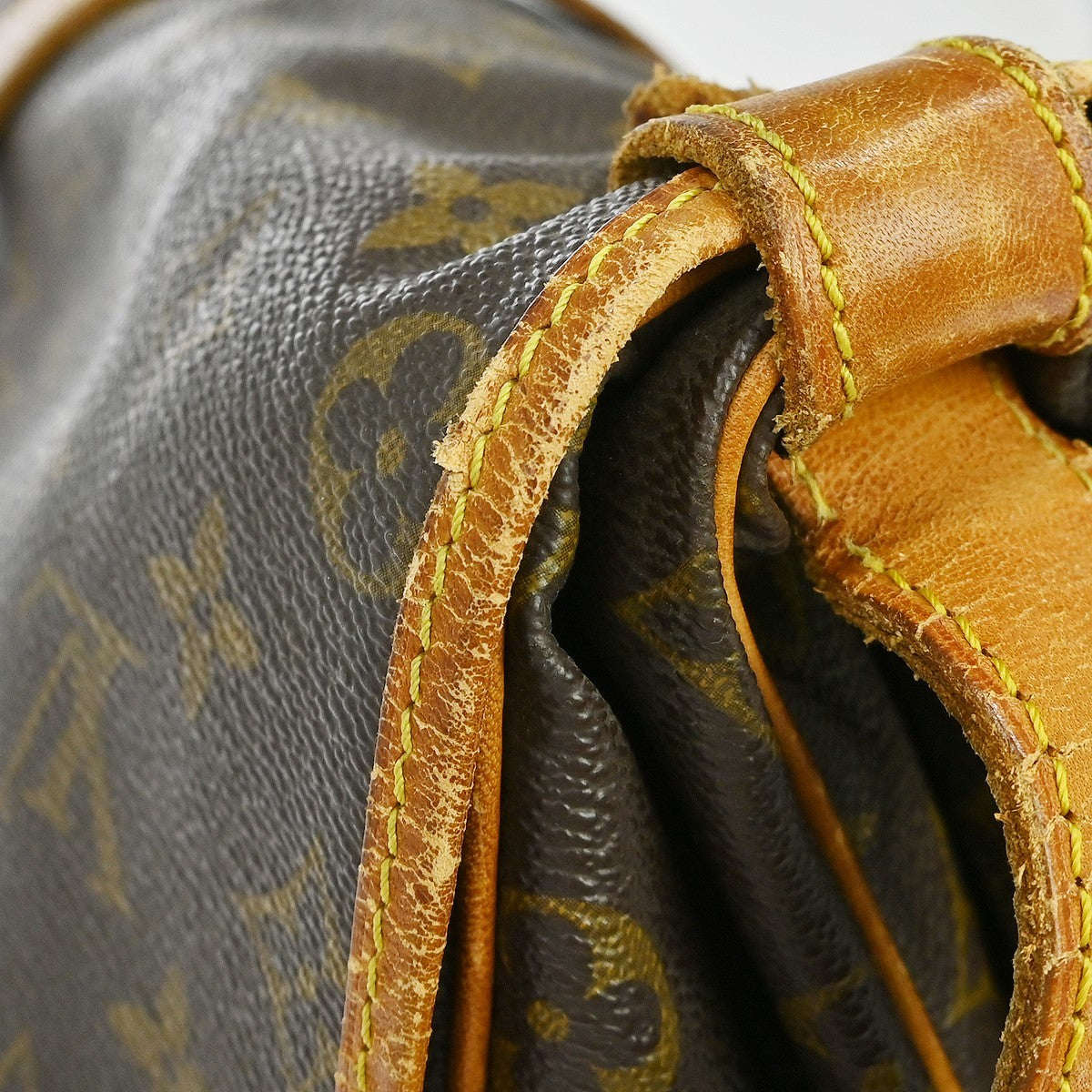Louis Vuitton Saumur Monogram Canvas Brown Canvas Handbag (Pre-Owned)