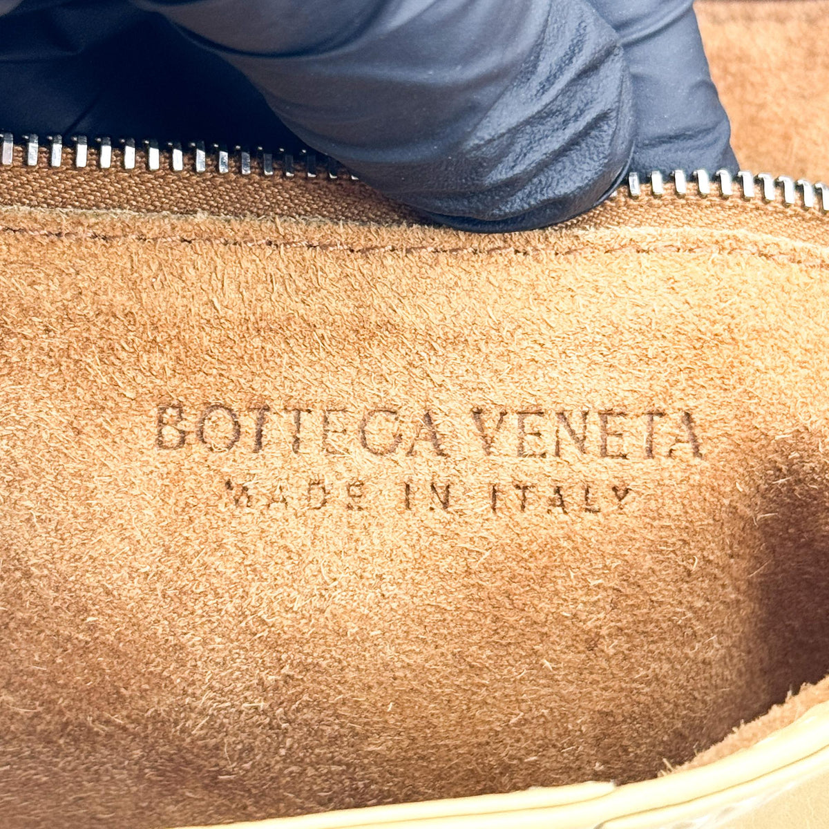 Bottega Veneta Cassette Maxi Intrecciato Leather Yellow Leather Crossbody Bag Bag (Pre-Owned)