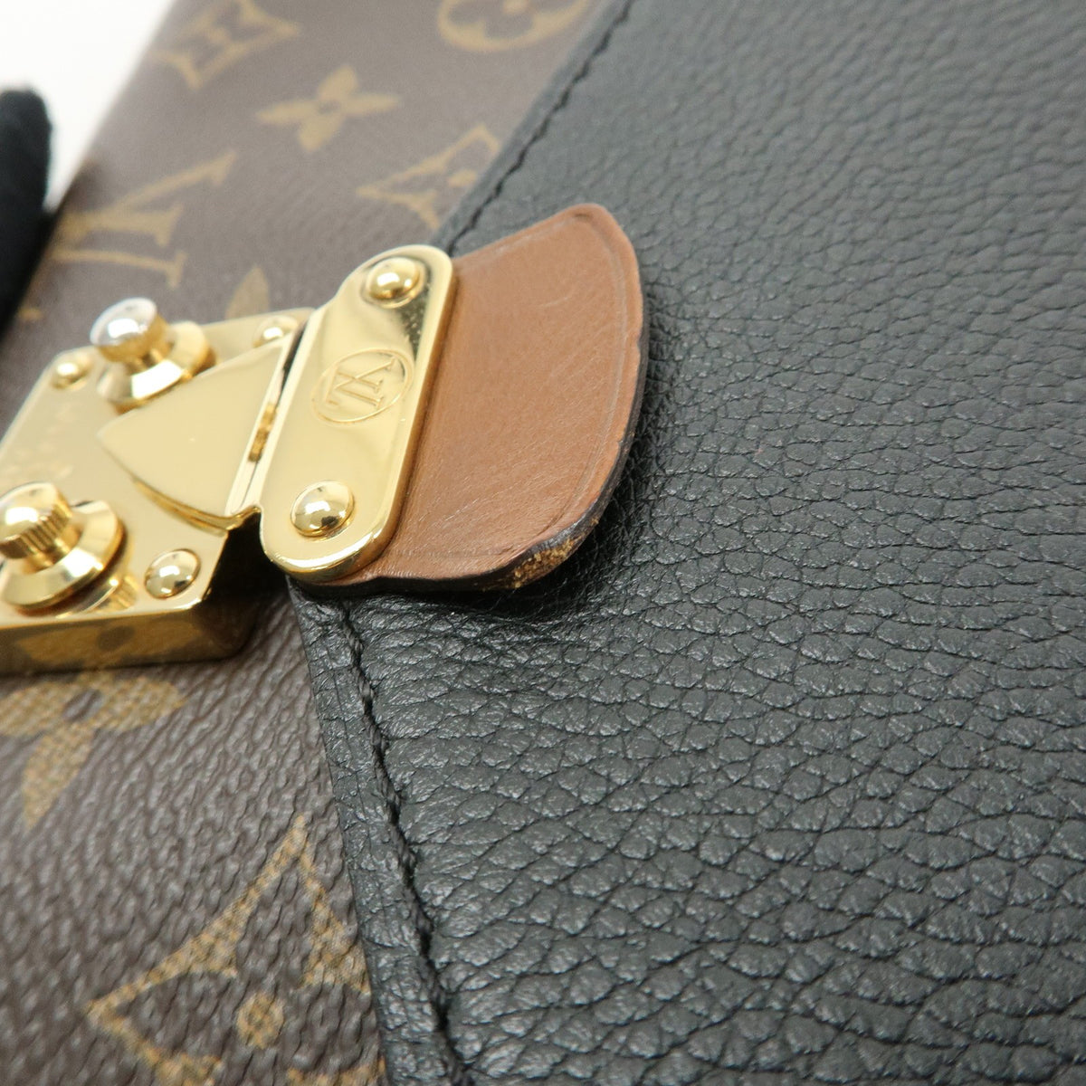 Louis Vuitton Pallas Chain Monogram Canvas And Calfskin Brown Canvas Shoulder Bag Bag (Pre-Owned)