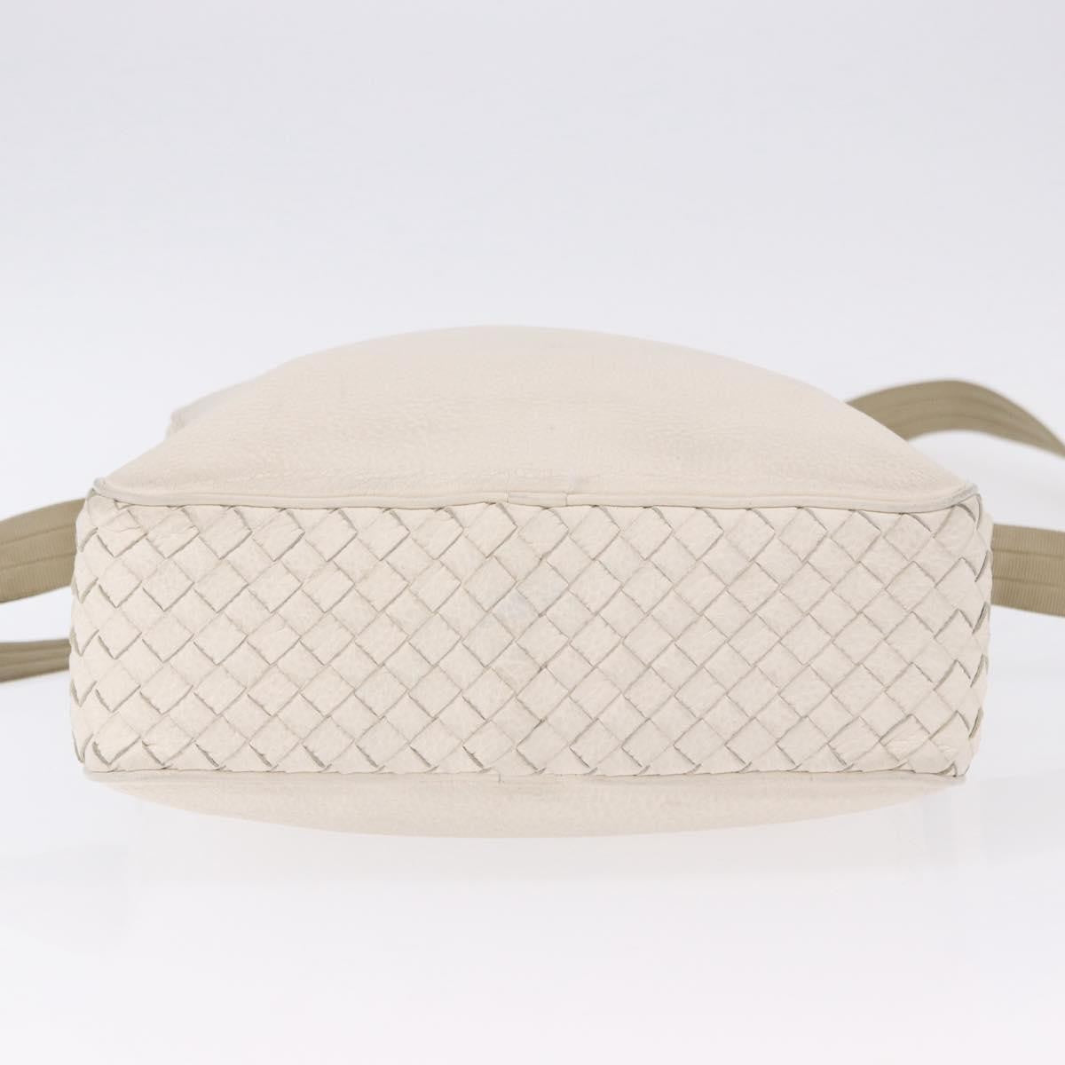 Bottega Veneta Intrecciato Shoulder Leather White Leather Shoulder Bag Bag (Pre-Owned)