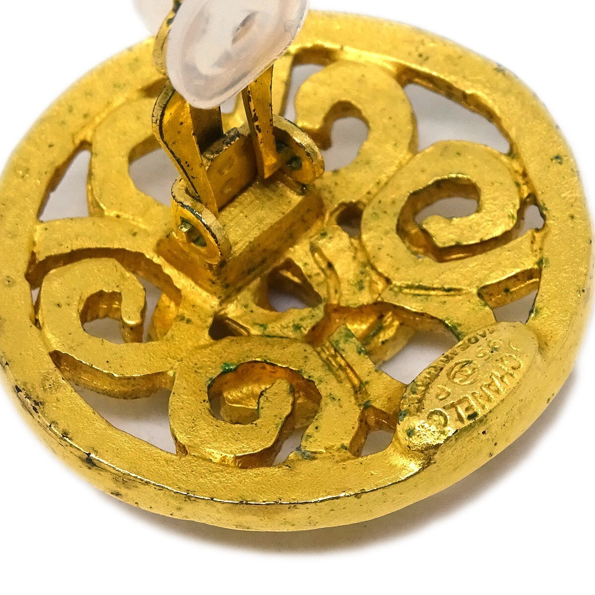Chanel Vintage Cc Round Clip-On Metal Gold Gold_Plated Earrings Jewelry (Pre-Owned)