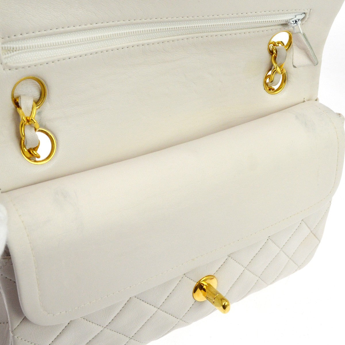 Chanel Vintage Classic Double Flap Quilted Lambskin White Leather Handbag (Pre-Owned)