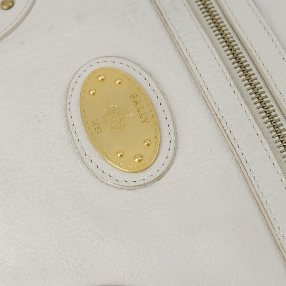 Bally Vintage Leather White Leather Shoulder Bag Bag (Pre-Owned)