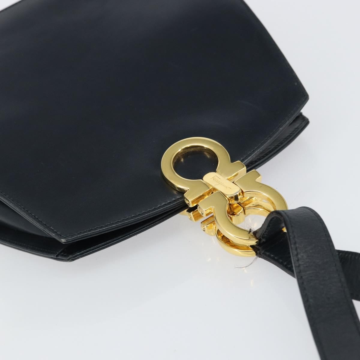 Salvatore Ferragamo Gancini Leather Navy Leather Shoulder Bag Bag (Pre-Owned)