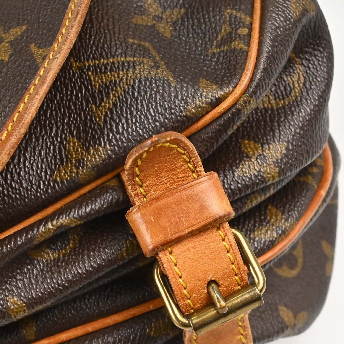 Louis Vuitton Saumur Monogram Canvas Brown Canvas Shoulder Bag Bag (Pre-Owned)