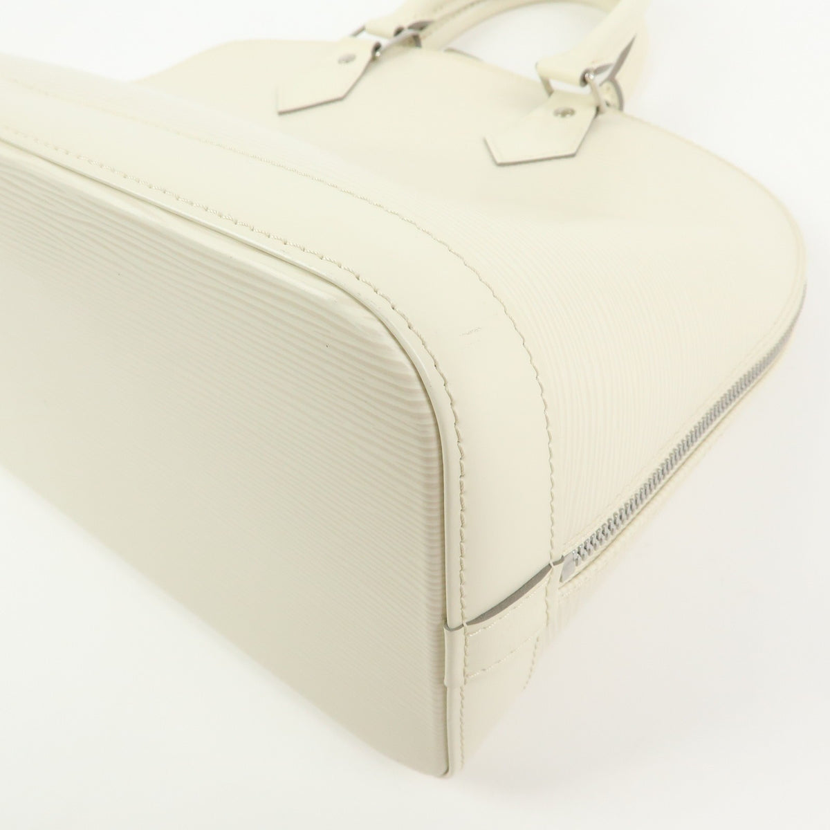 Louis Vuitton Alma Epi Leather White Leather Handbag (Pre-Owned)