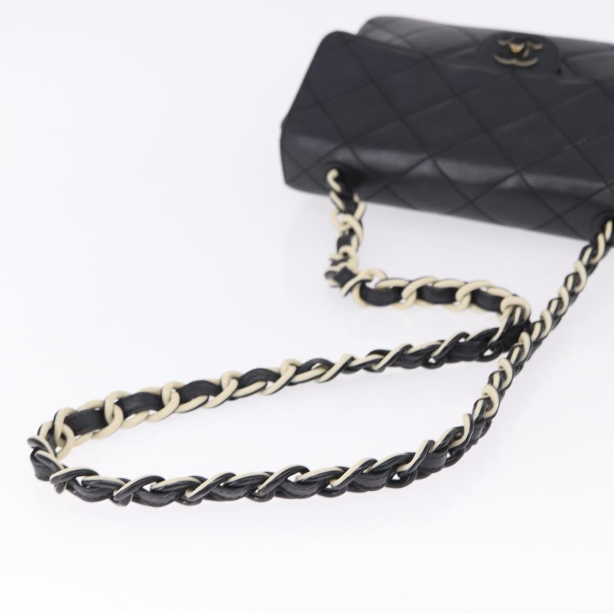 Chanel Chain Flap Quilted Leather Black Leather Shoulder Bag Bag (Pre-Owned)