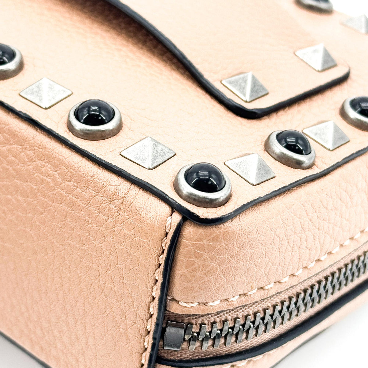 Valentino Garavani Rockstud Chain Camera Leather Brown Leather Crossbody Bag Bag (Pre-Owned)