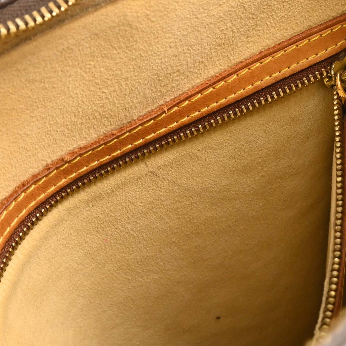Louis Vuitton Looping Monogram Canvas Brown Canvas Handbag (Pre-Owned)
