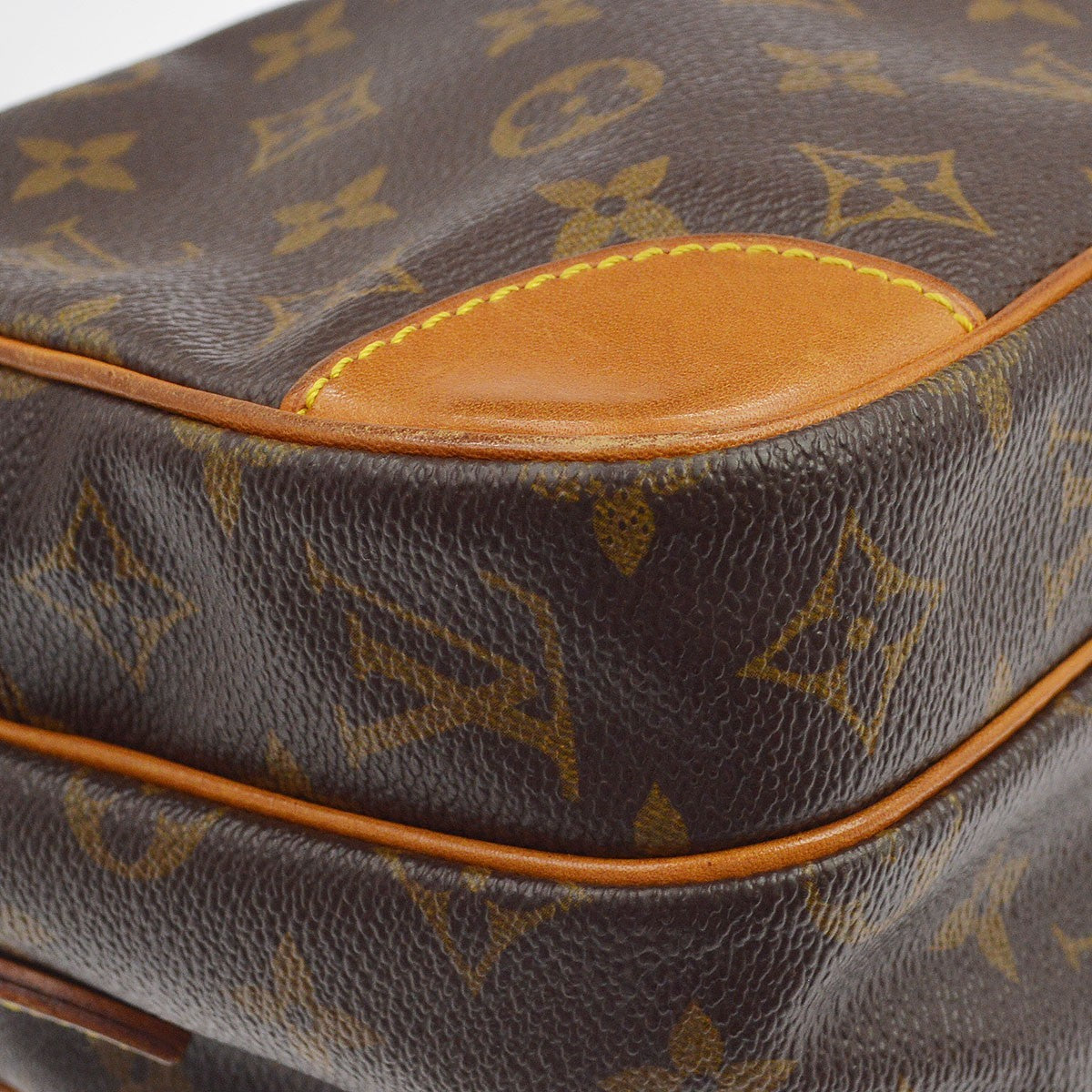 Louis Vuitton Nil Shoulder Bag Monogram Canvas Brown Canvas Shoulder Bag Bag (Pre-Owned)
