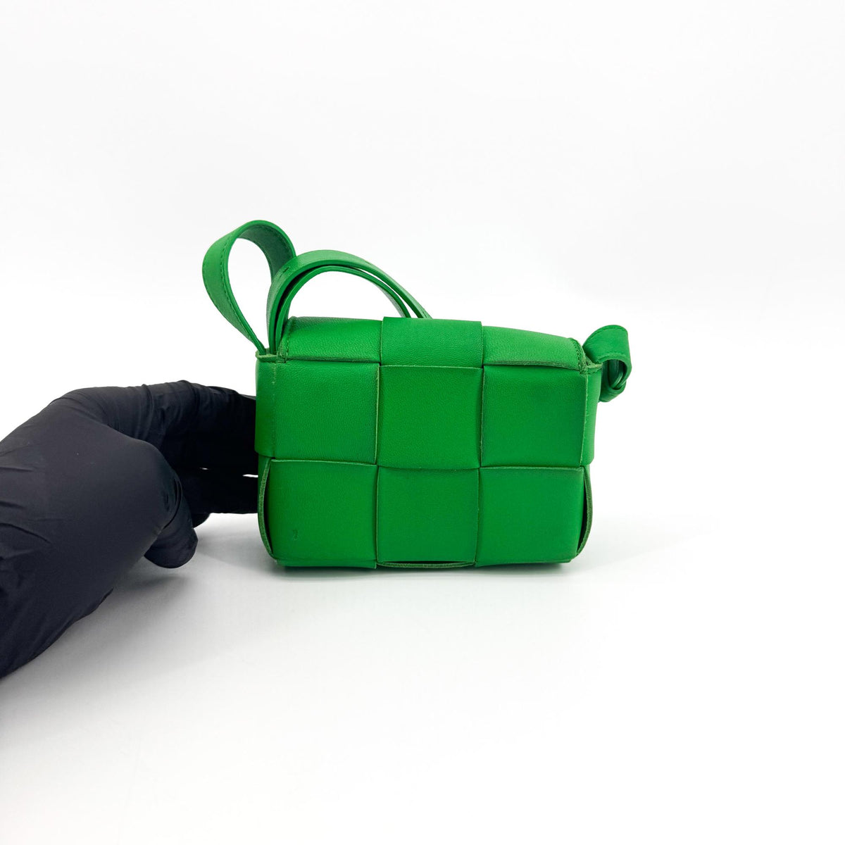 Bottega Veneta Cassette Maxi Intrecciato Leather Green Leather Crossbody Bag Bag (Pre-Owned)
