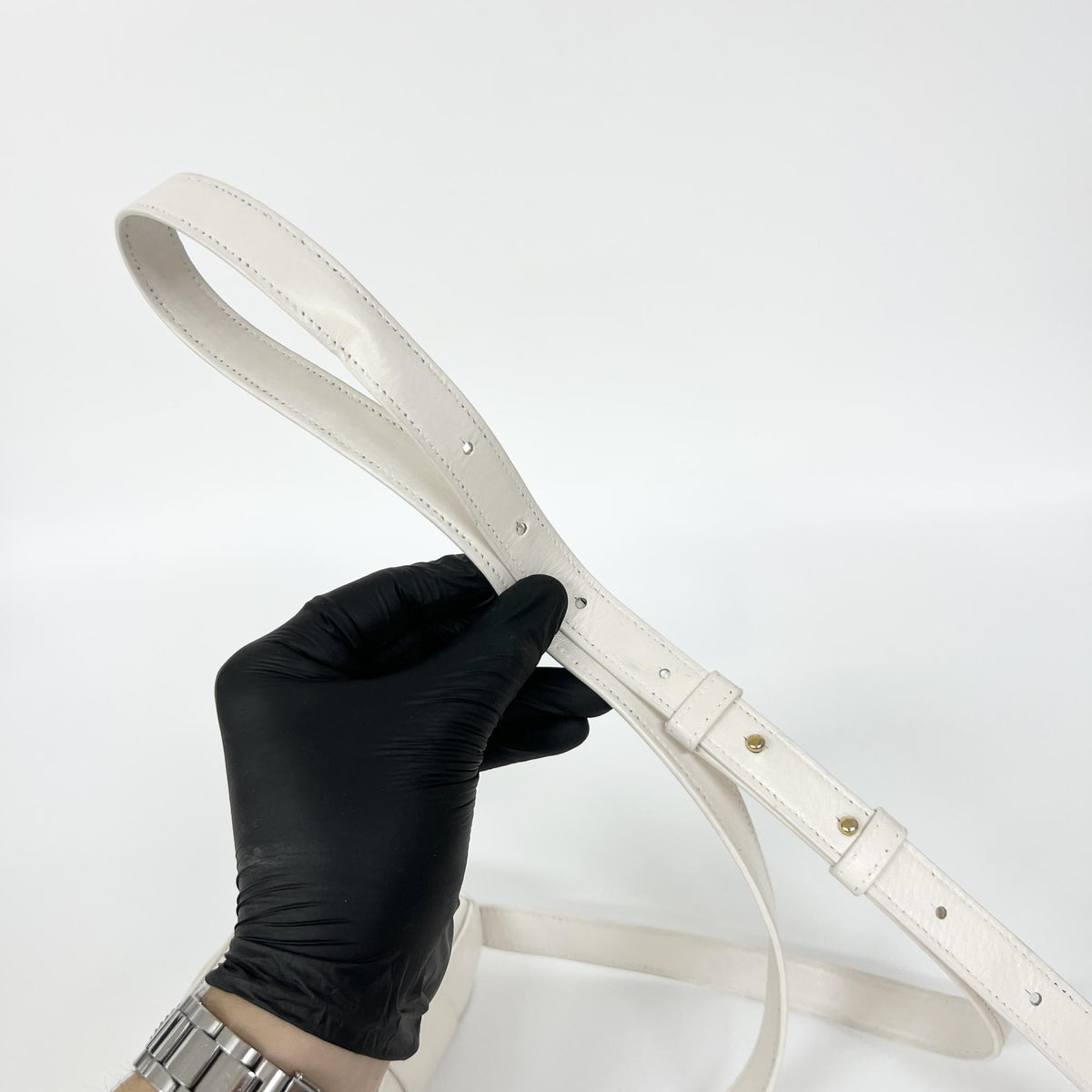 Bottega Veneta Cassette Maxi Intrecciato Leather White Leather Crossbody Bag Bag (Pre-Owned)