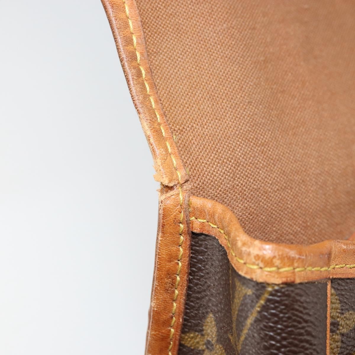 Louis Vuitton Sac Gibeciere Messenger Monogram Canvas Brown Canvas Shoulder Bag Bag (Pre-Owned)