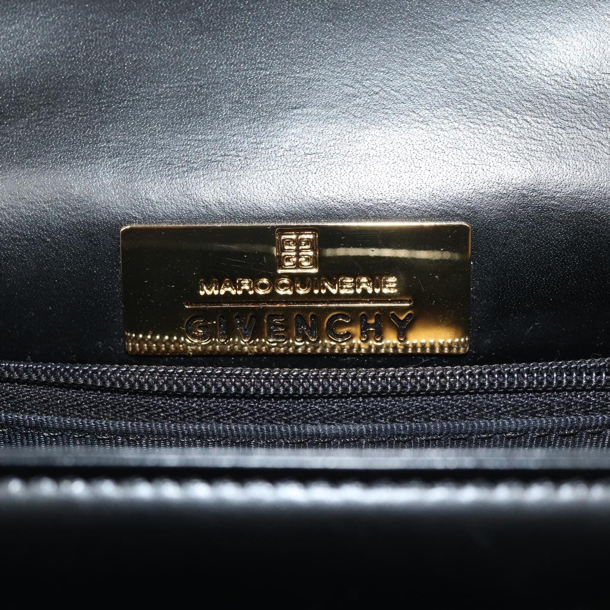 Givenchy Vintage 4G Leather Black Leather Handbag (Pre-Owned)