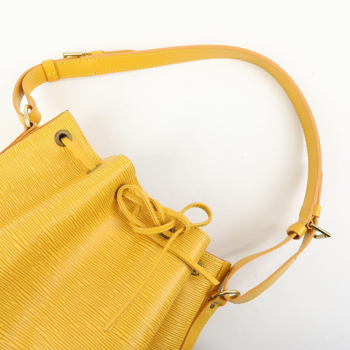 Louis Vuitton Noe Epi Leather Yellow Leather Shoulder Bag Bag (Pre-Owned)