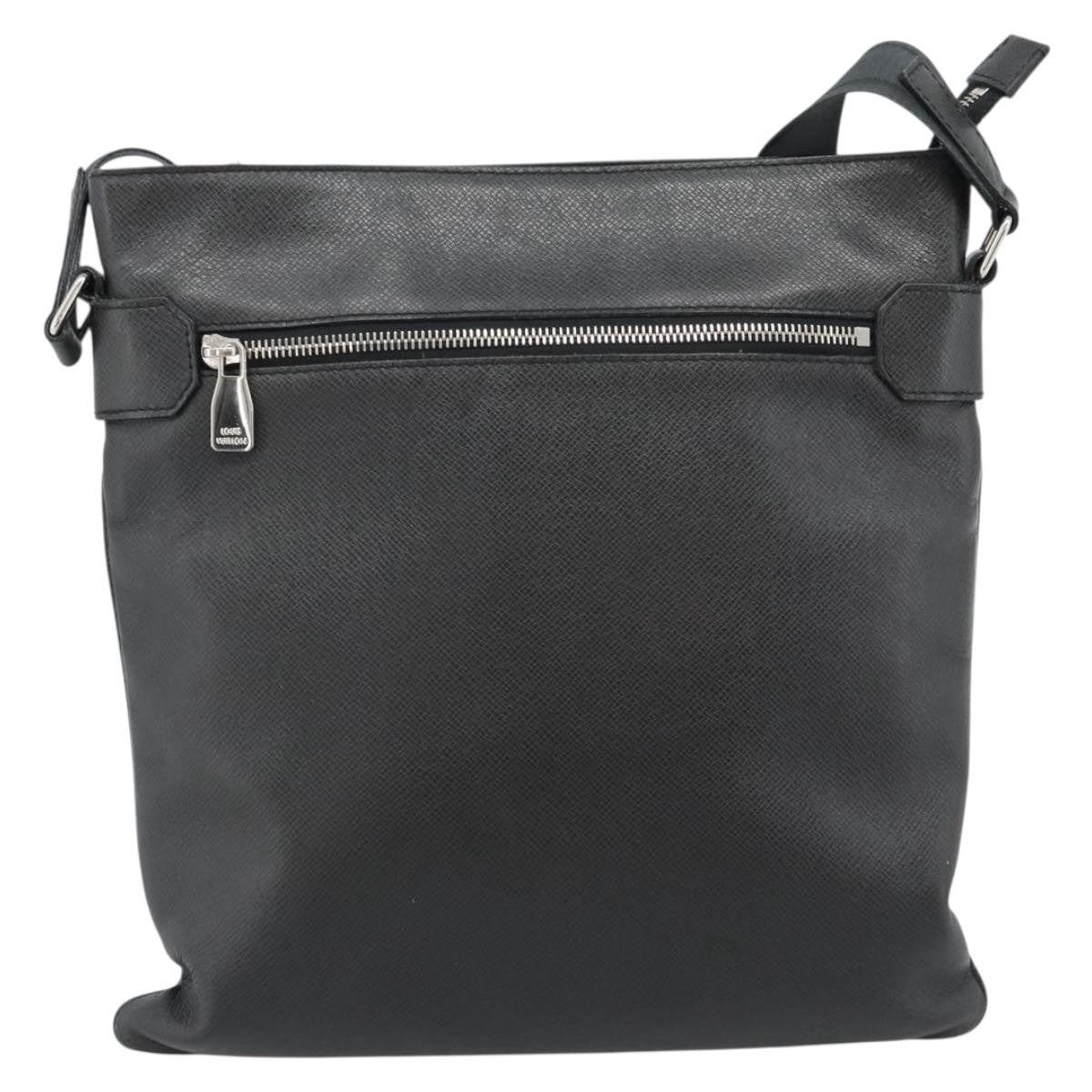 Louis Vuitton Sasha Taiga Leather Gray Leather Shoulder Bag Bag (Pre-Owned)