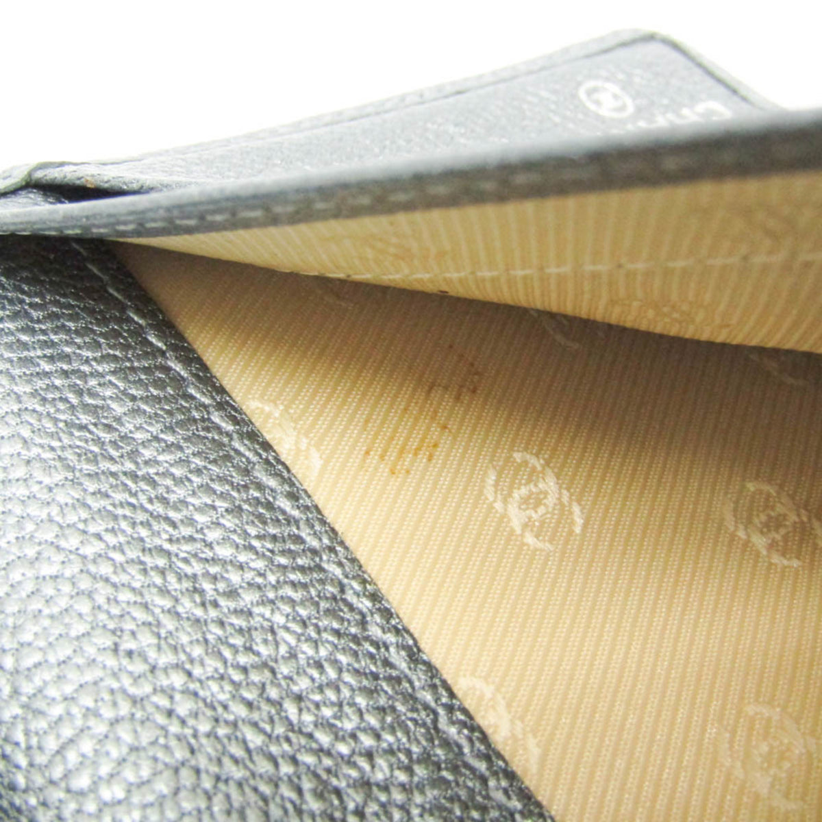 Chanel Cc Button Bi-Fold Card Case Leather Silver Leather Card Holders Accessory (Pre-Owned)
