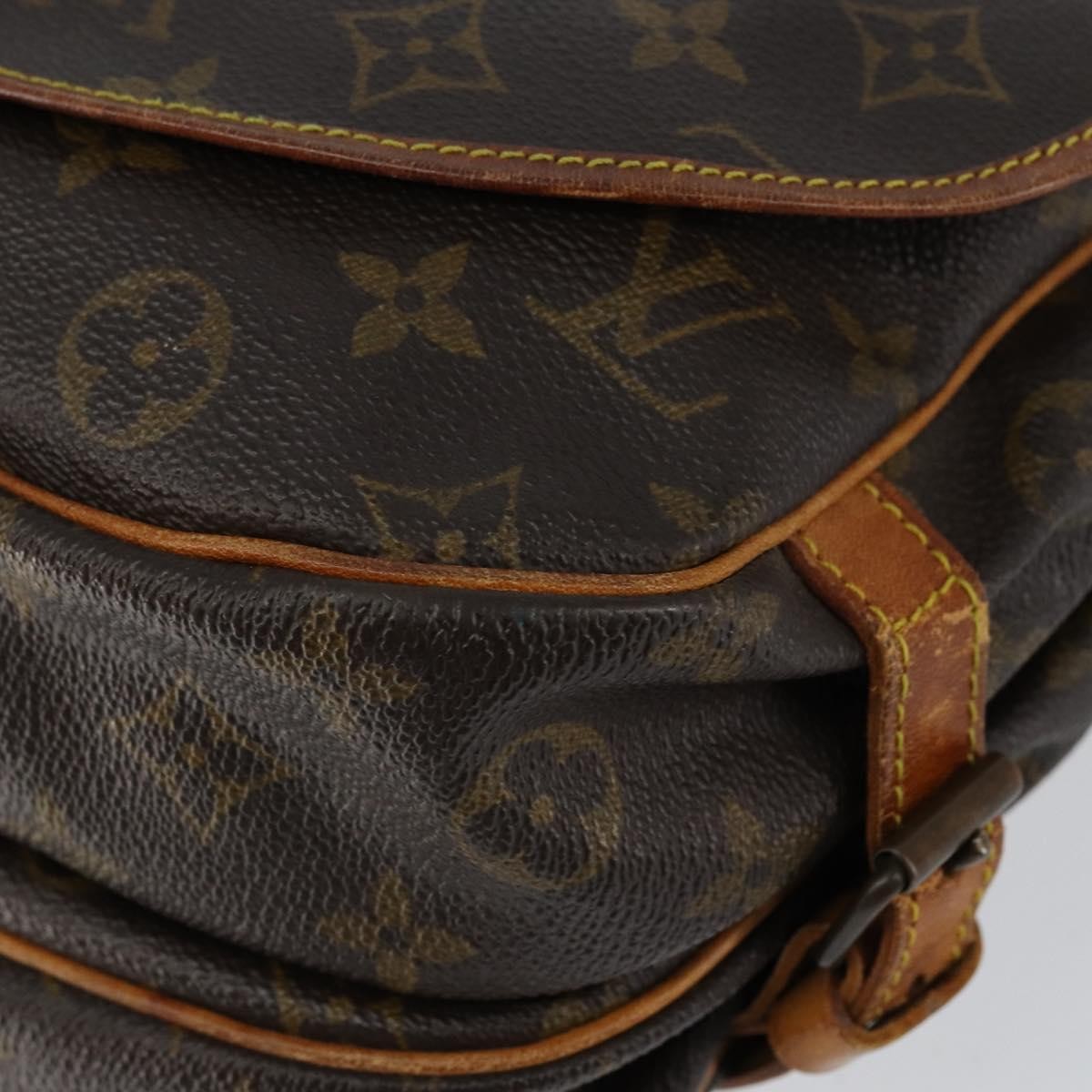 Louis Vuitton Saumur Monogram Canvas Brown Canvas Handbag (Pre-Owned)