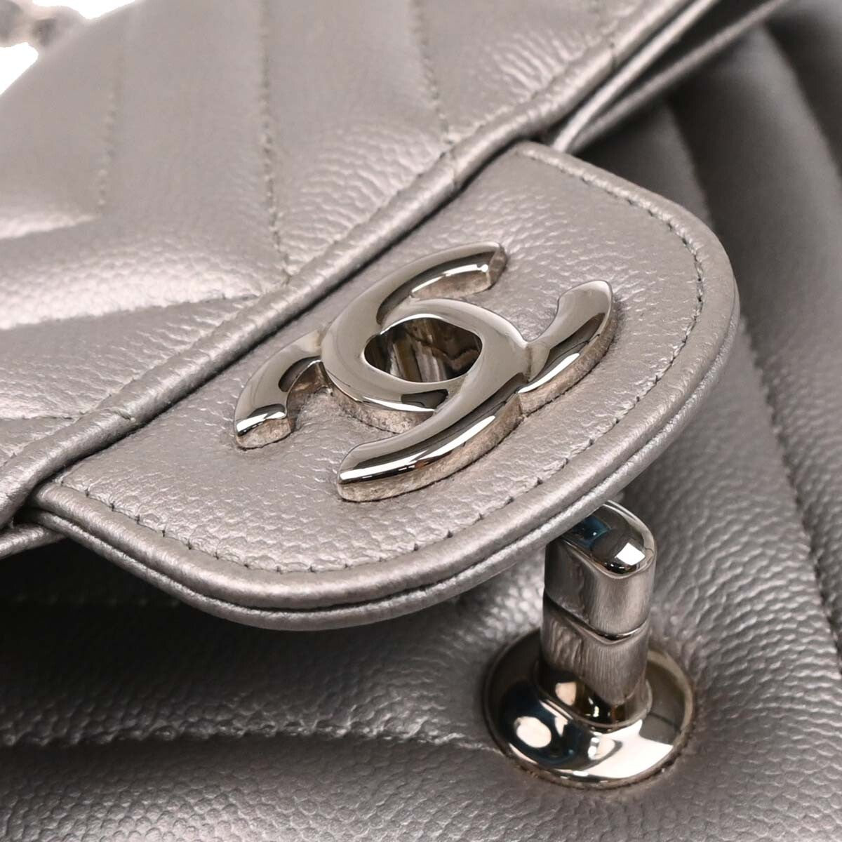Chanel Timeless - Classic Double Flap Leather Silver Calfskin Shoulder Bag Bag (Pre-Owned)