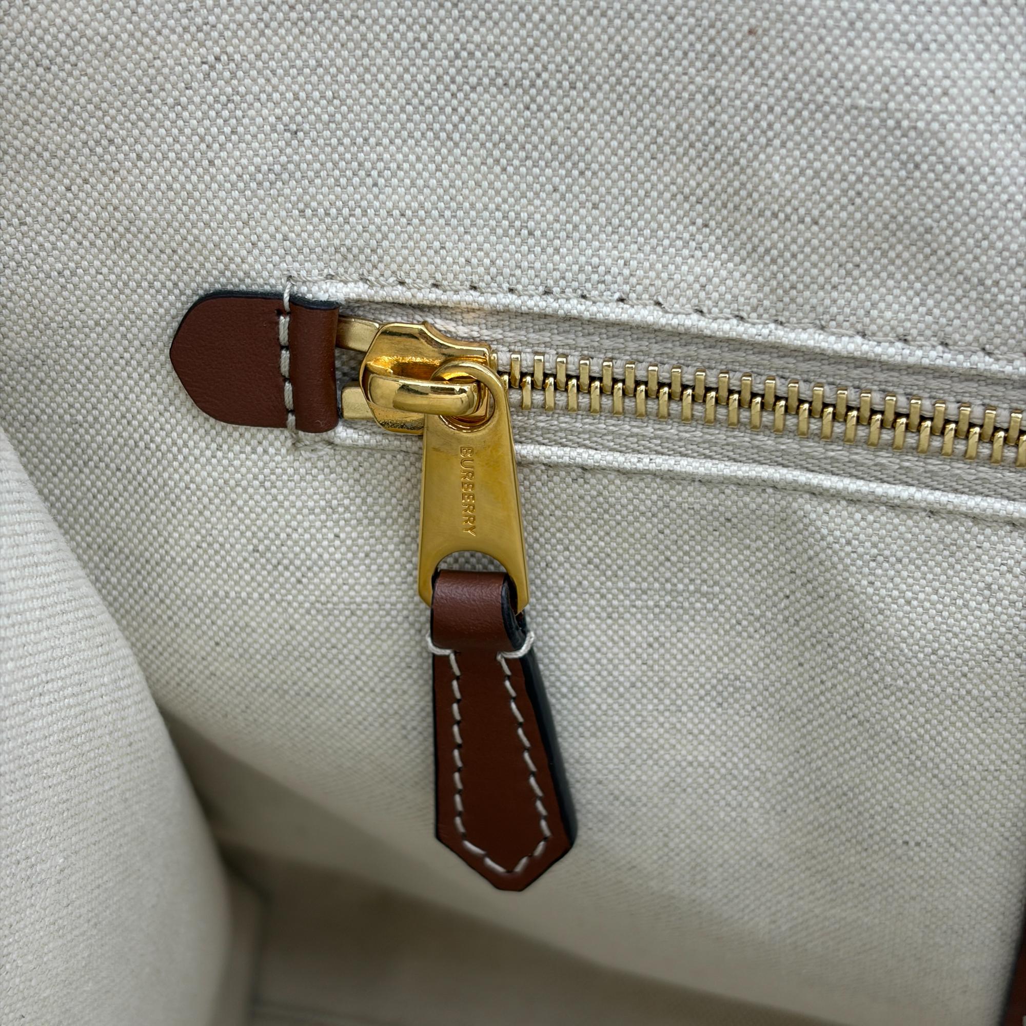 Burberry Freya Shopping Canvas With Leather Beige Canvas Tote Bag Bag (Pre-Owned)