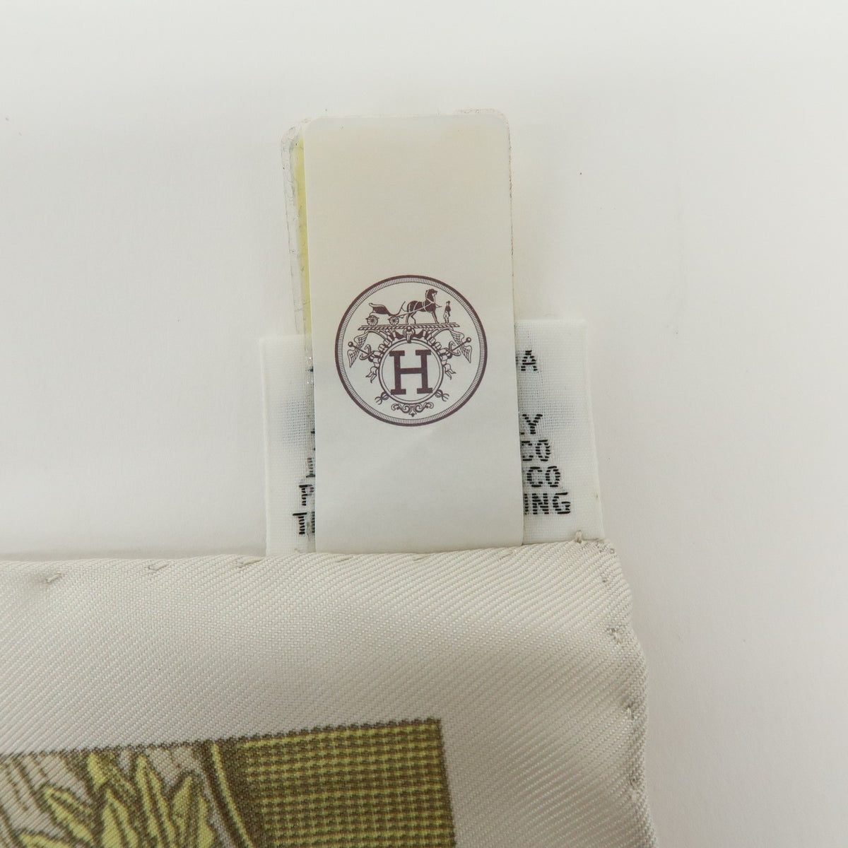 Hermes Carré 42 Silk Orange Silk Scarve & Shawl Accessory (Pre-Owned)