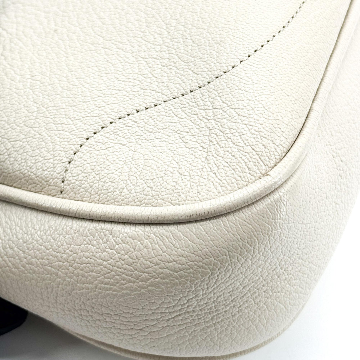 Gucci Aphrodite Leather Beige Leather Shoulder Bag Bag (Pre-Owned)
